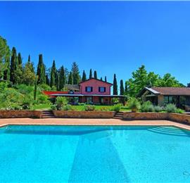 5 bedroom villa with pool and tennis court near San Gimignano, sleeps 10